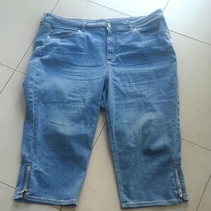 Women's Blue Ankle Cropped Stretch Jeans with Faded Wash - Size 18 Good Conditio